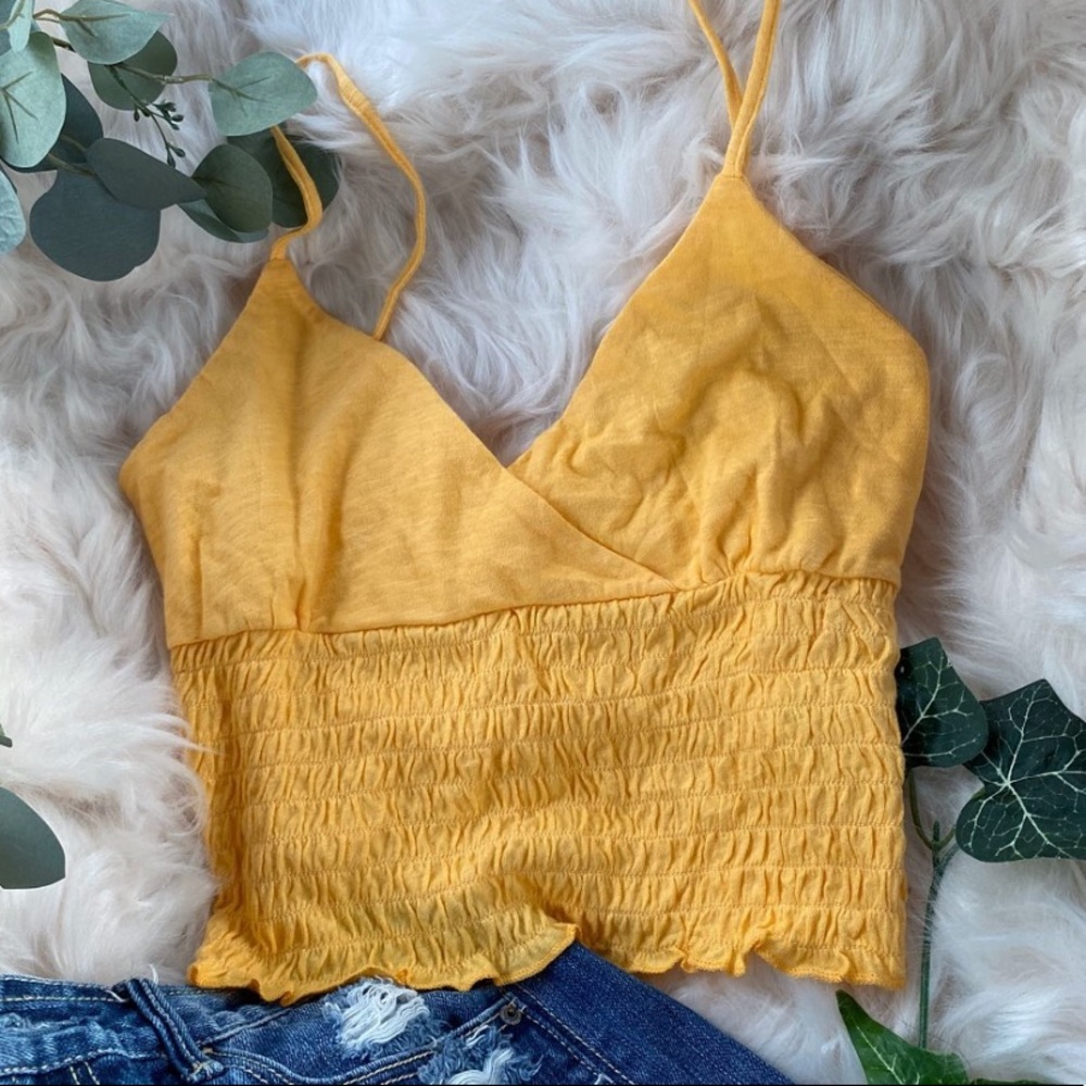 Me to We yellow spaghetti strap tank top💛